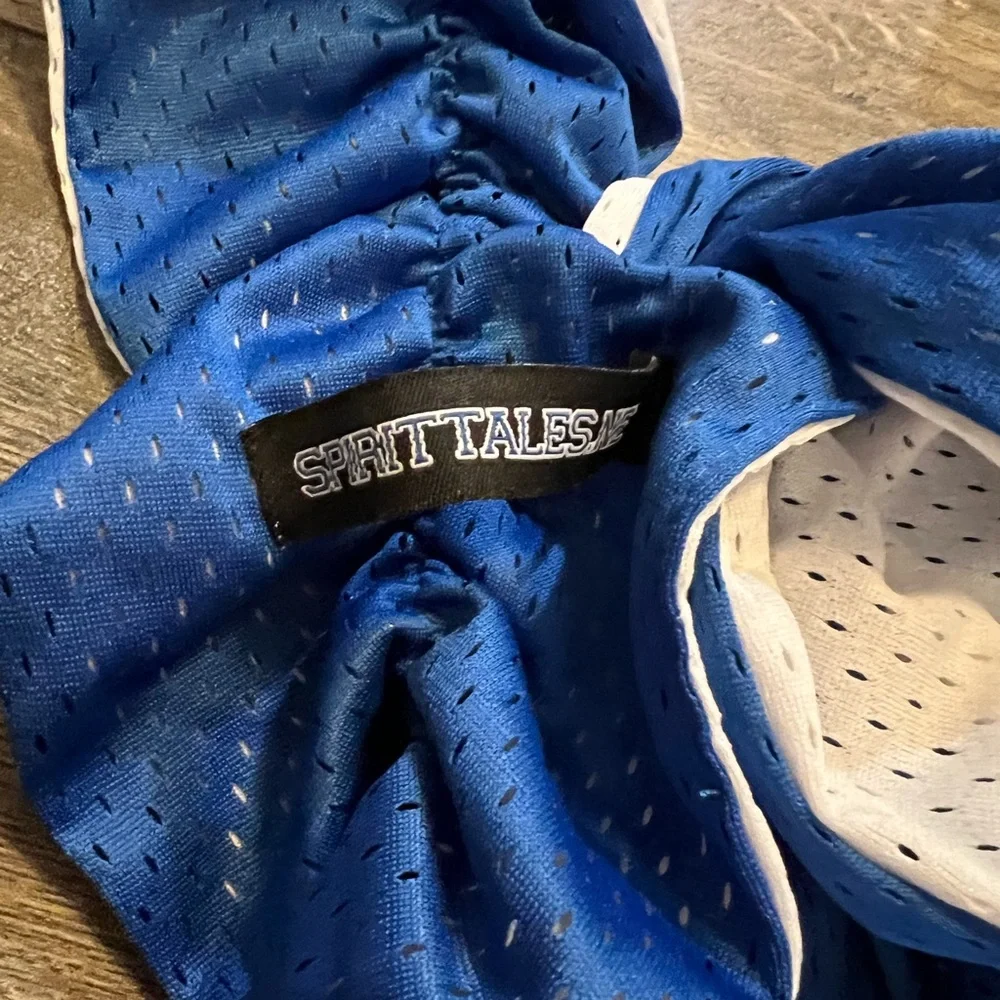 Spirit Tales University of Kentucky Scarf With A Cuff, Doubles As A Muff NWT‎